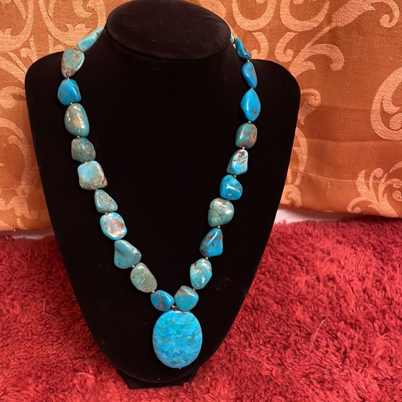 Jewelry - 18” turquoise necklace